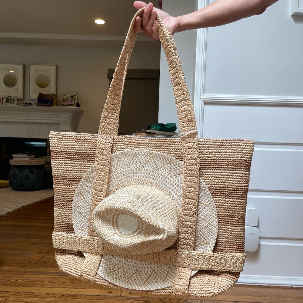 hat attack - NEW w/ TAGS - The Original Traveler Raffa Straw Tote Bag
